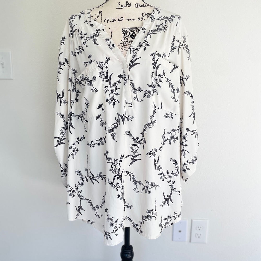 Torrid Harper Blouse Floral Black ivory size 5xl Smocked V neck Aesthetic core - Picture 10 of 15